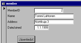 Nappula, joka aukaisee j�sentiedot-raportin